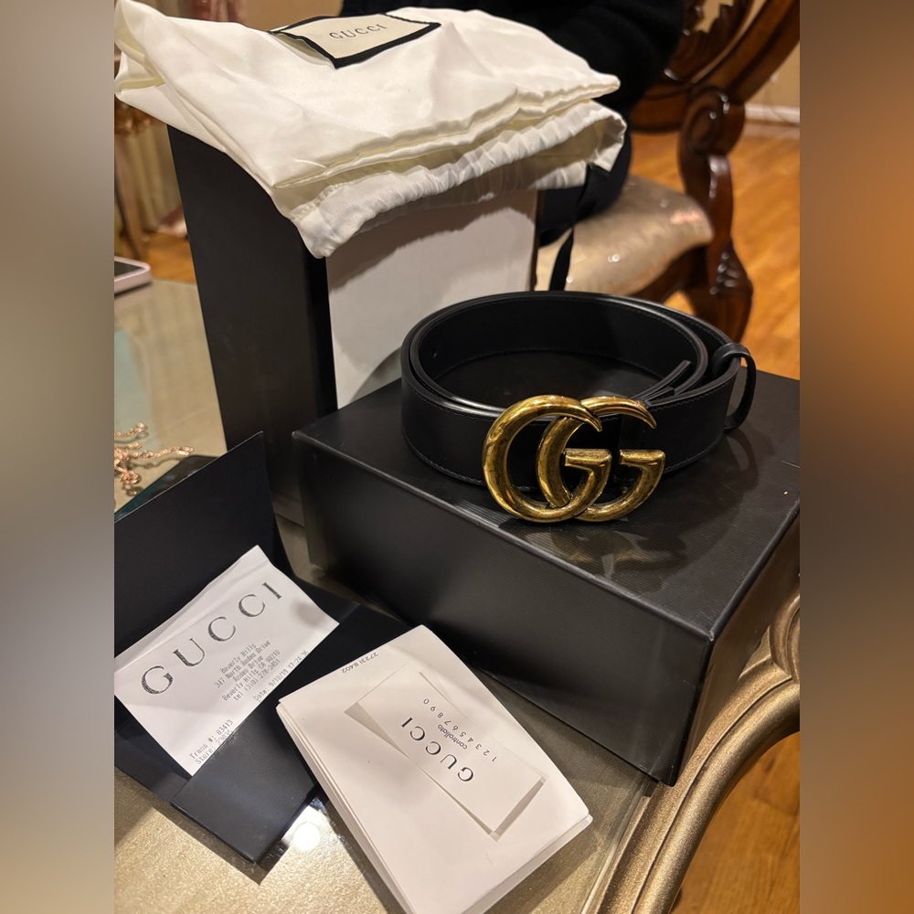 Gucci belt (receipt, dust bag, passport included)